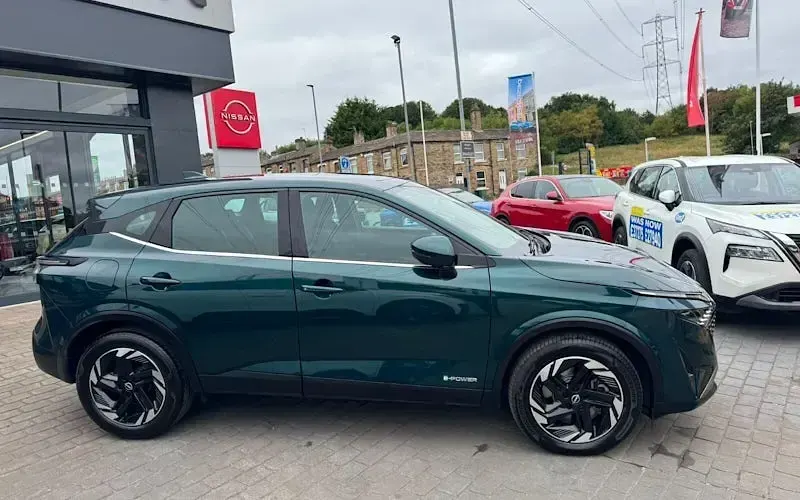 Used Nissan Qashqai Acenta Premium 190 HP (139 kW) 2024 Green SUV