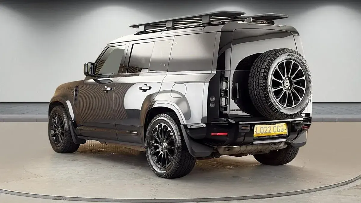 Used Land Rover Defender HSE Dynamic 2022 Carpathian grey SUV