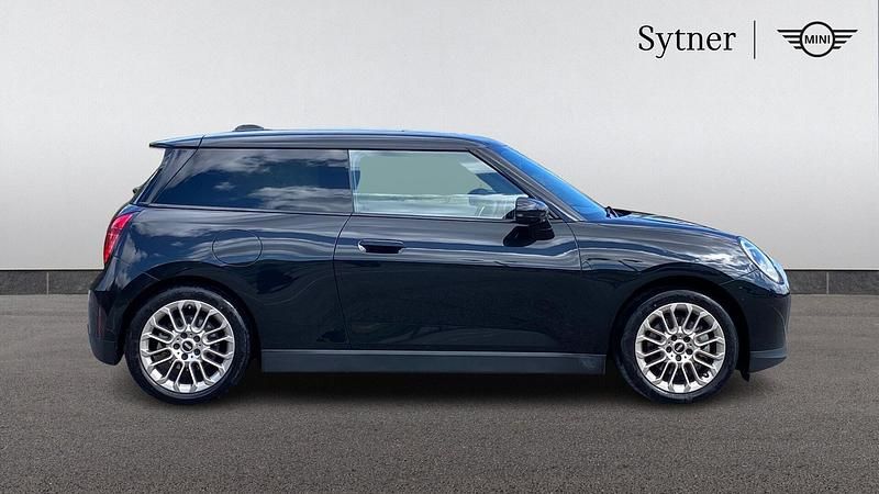 Used Mini Cooper SE Hatch 158 kW (215 HP) 2024 Black Hatchback