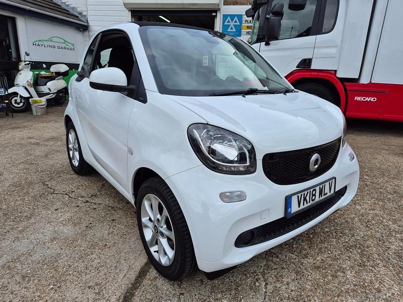 White Used 2018 Smart ForTwo Coupé Passion Coupe | £8,995 (Fair price) - Image 1/4