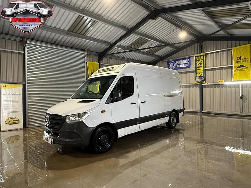 Used Mercedes Sprinter Progressive 140 HP (102 kW) 2019 White Van