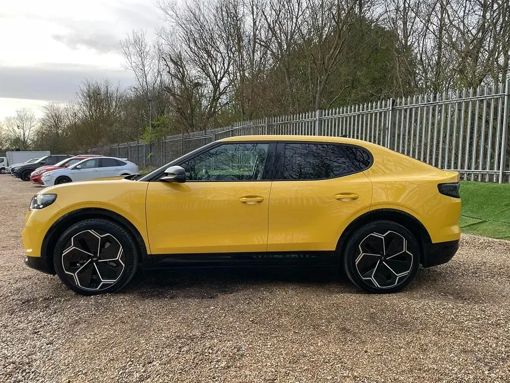 Usado Ford Capri Extended Range 210 kW (286 CV) 2025 Amarillo SUV