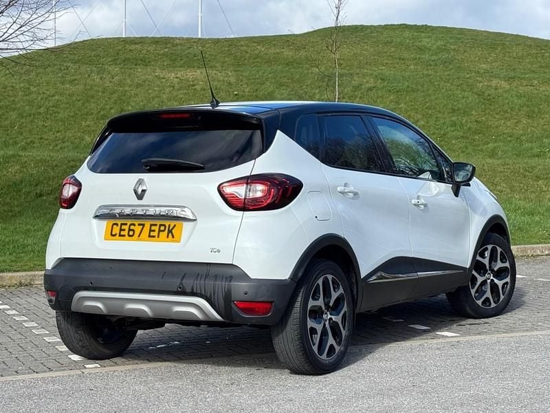 Used Renault Captur Signature 2017 White SUV