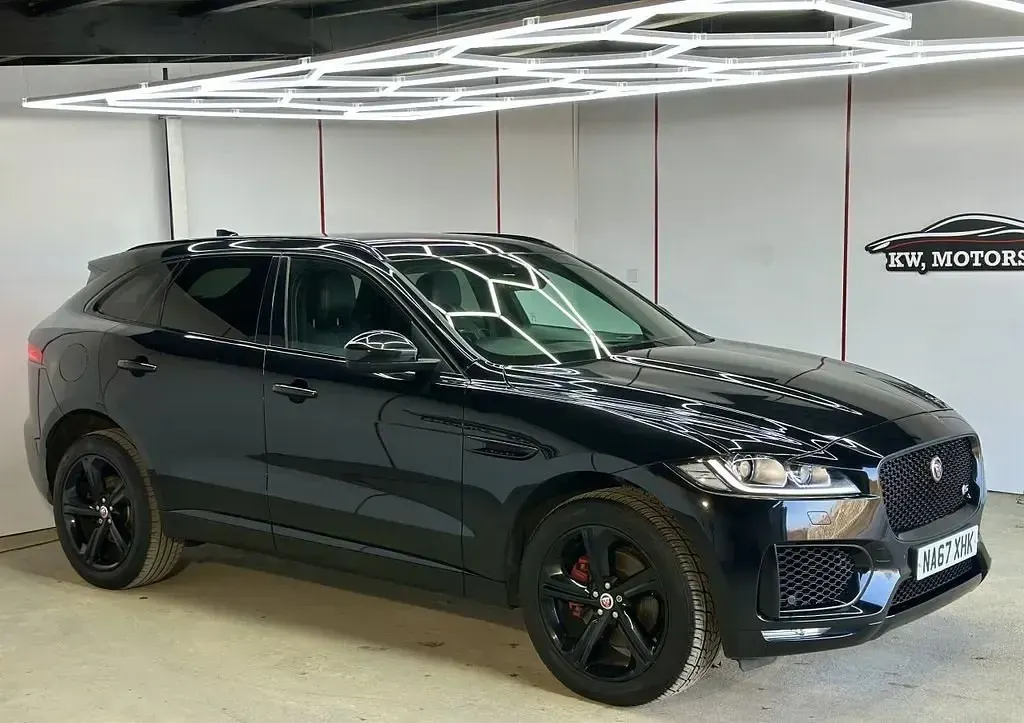 Używany Jaguar F-Pace S 300 KM (220 kW) 2017 Czarny SUV