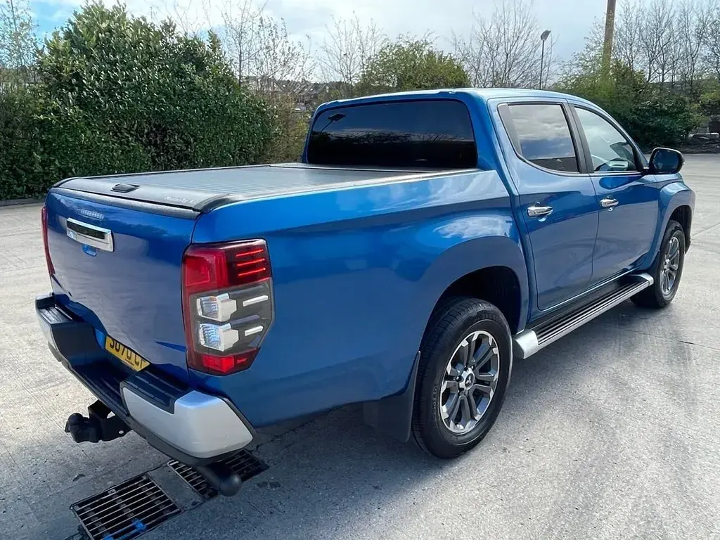 Used Mitsubishi L200 150 HP (110 kW) 2021 Blue Pickup