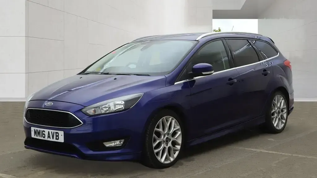 Used Ford Focus Zetec 120 HP (88 kW) 2016 Blue Estate