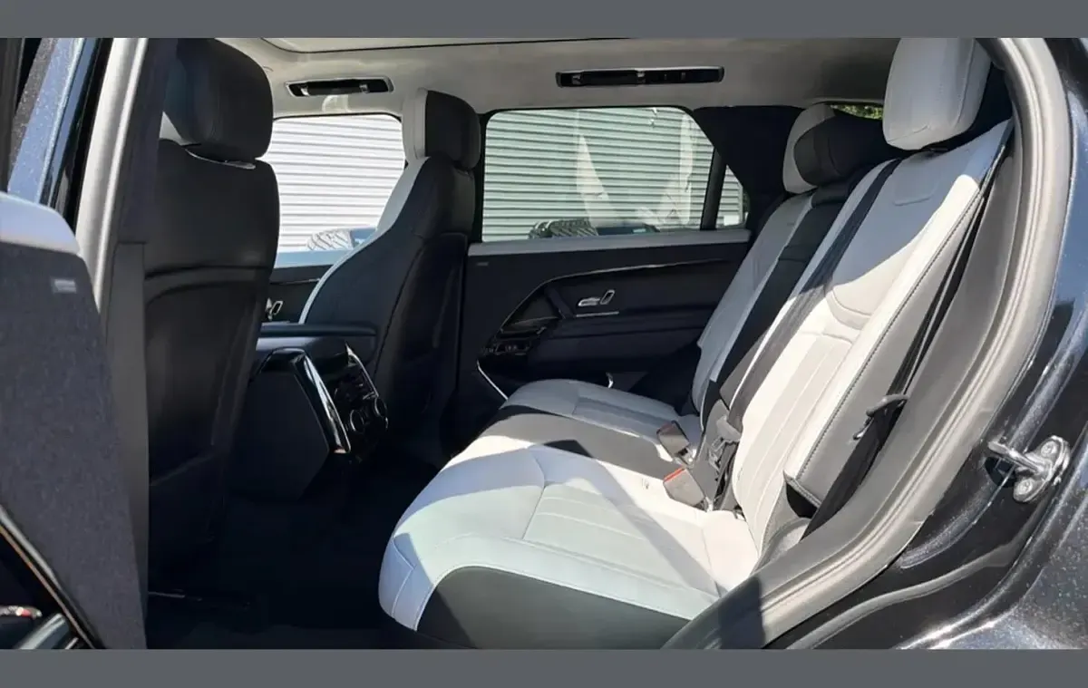 Used Land Rover Range Rover Sport Autobiography 300 HP (220 kW) 2023 Santorini black SUV