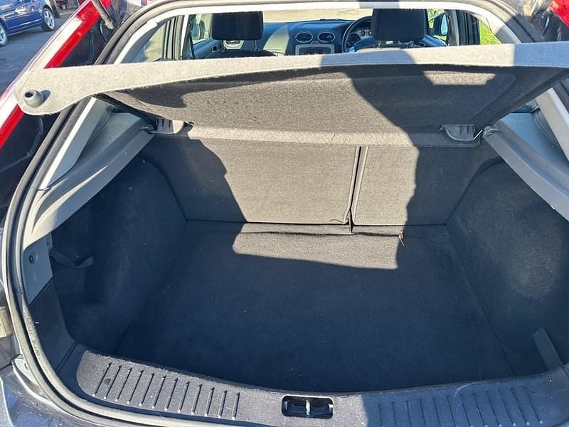 Used Ford Focus Zetec 2011 Grey Hatchback