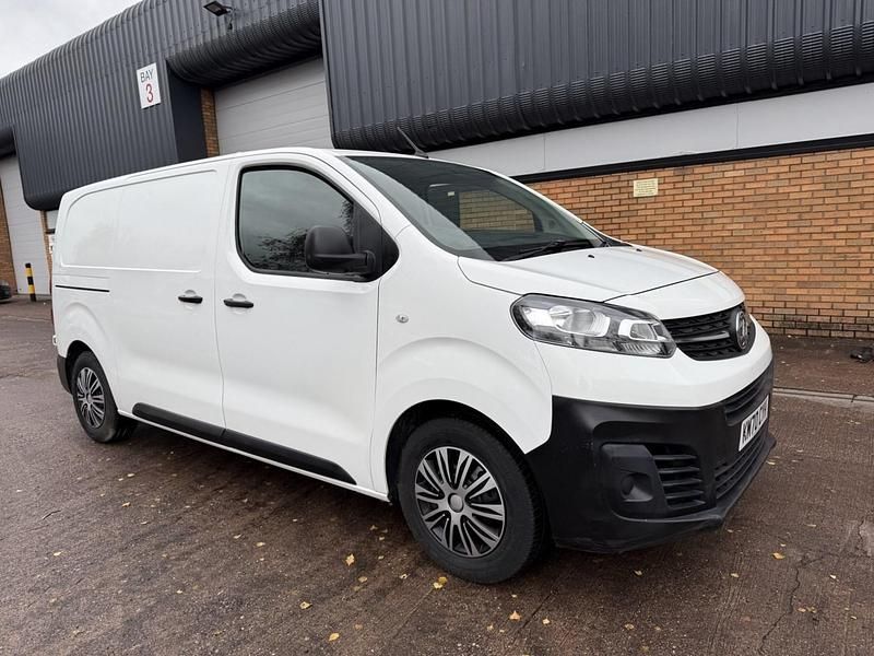 White Used 2020 Vauxhall Vivaro Edition Van | £8,495 (Fair price) - Image 1/4