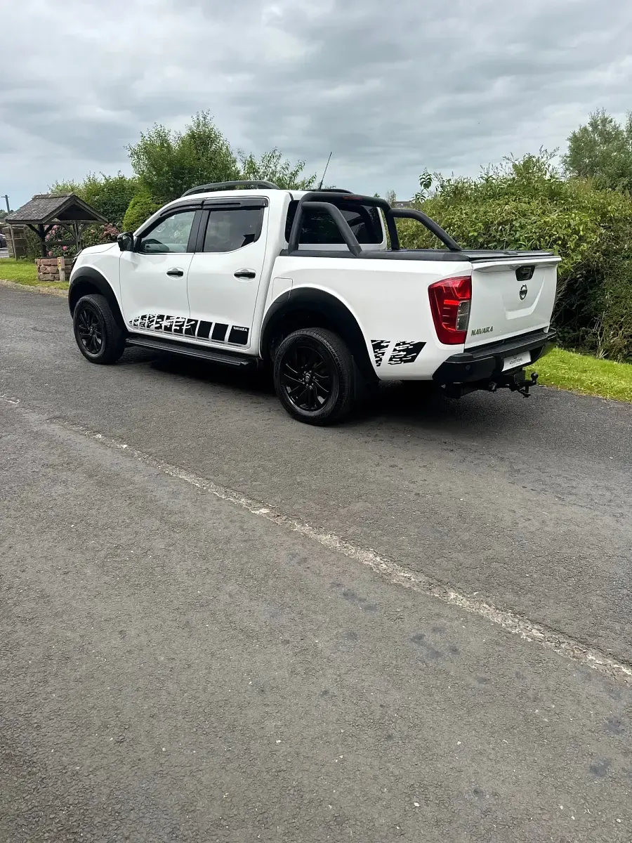 Usado Nissan Navara Tekna 190 CV (139 kW) 2017 Blanco Pickup/Camioneta