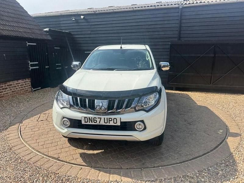 Used Mitsubishi L200 Warrior 178 HP (130 kW) 2017 White Pickup