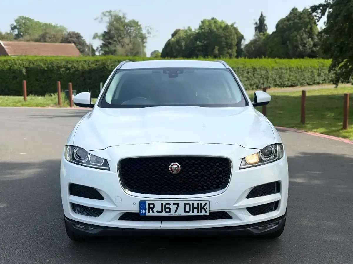 Used Jaguar F-Pace Prestige 180 HP (132 kW) 2018 White SUV