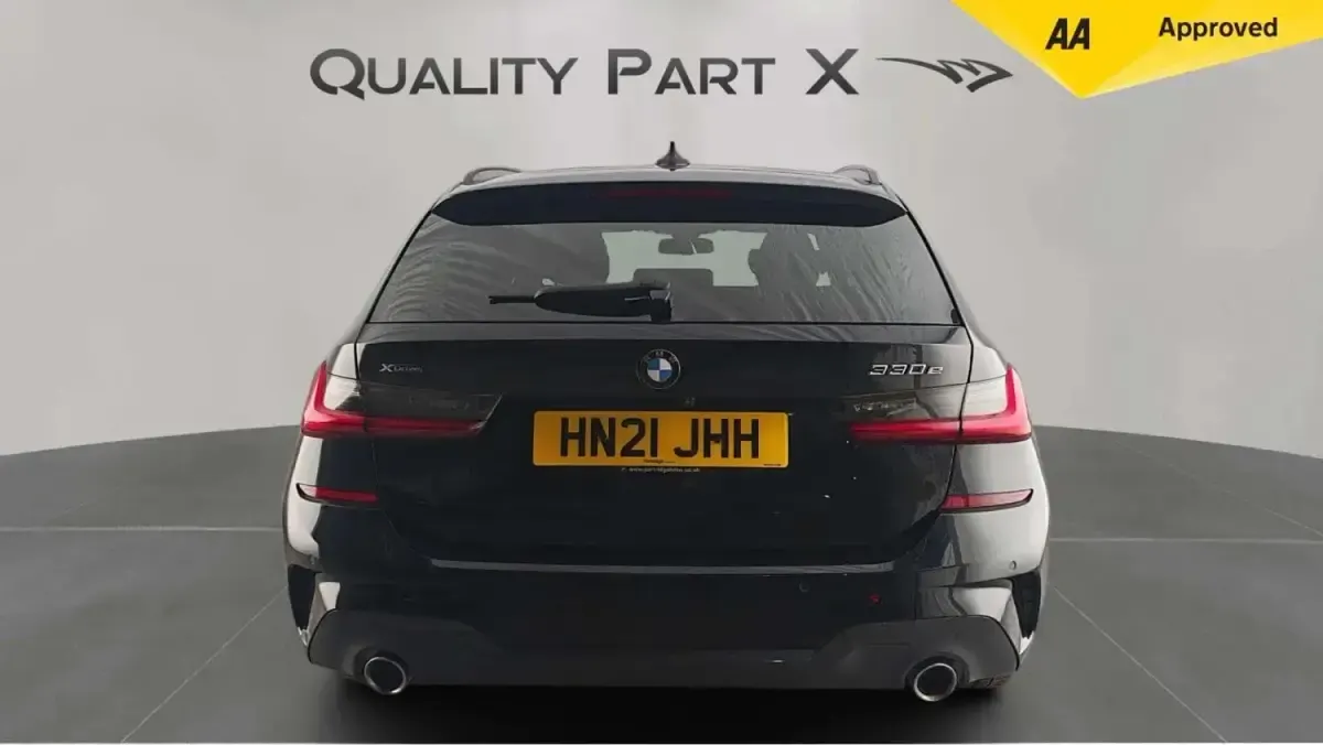 Begagnad BMW 330e M Sport 2021 Svart Kombi