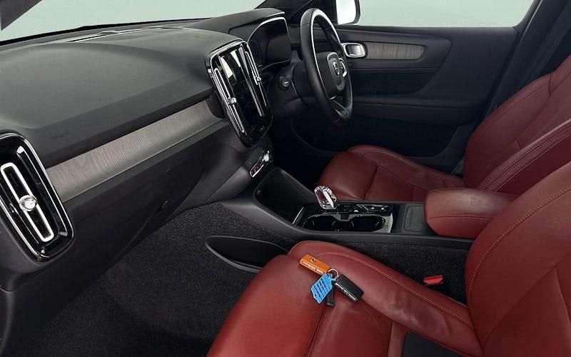 Used Volvo XC40 Inscription 163 HP (119 kW) 2021 Black SUV