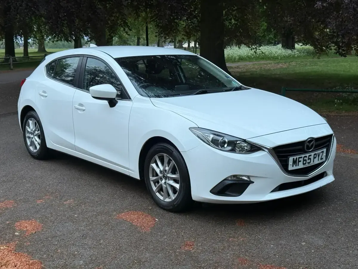 Begagnad Mazda 3 165 HK (121 kW) 2015 Vit Halvkombi