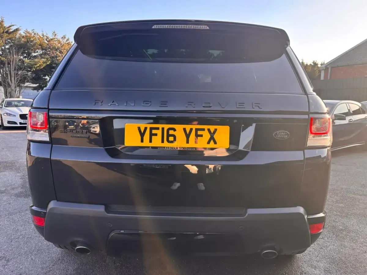 Begagnad Land Rover Range Rover HSE 306 HK (225 kW) 2016 Svart SUV