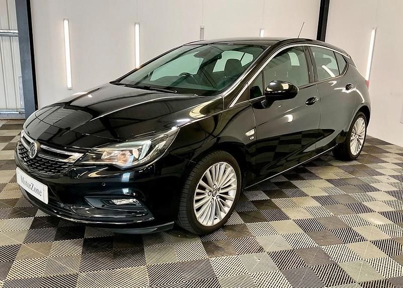 Second-hand Vauxhall Astra Elite 2016 Negru Hatchback