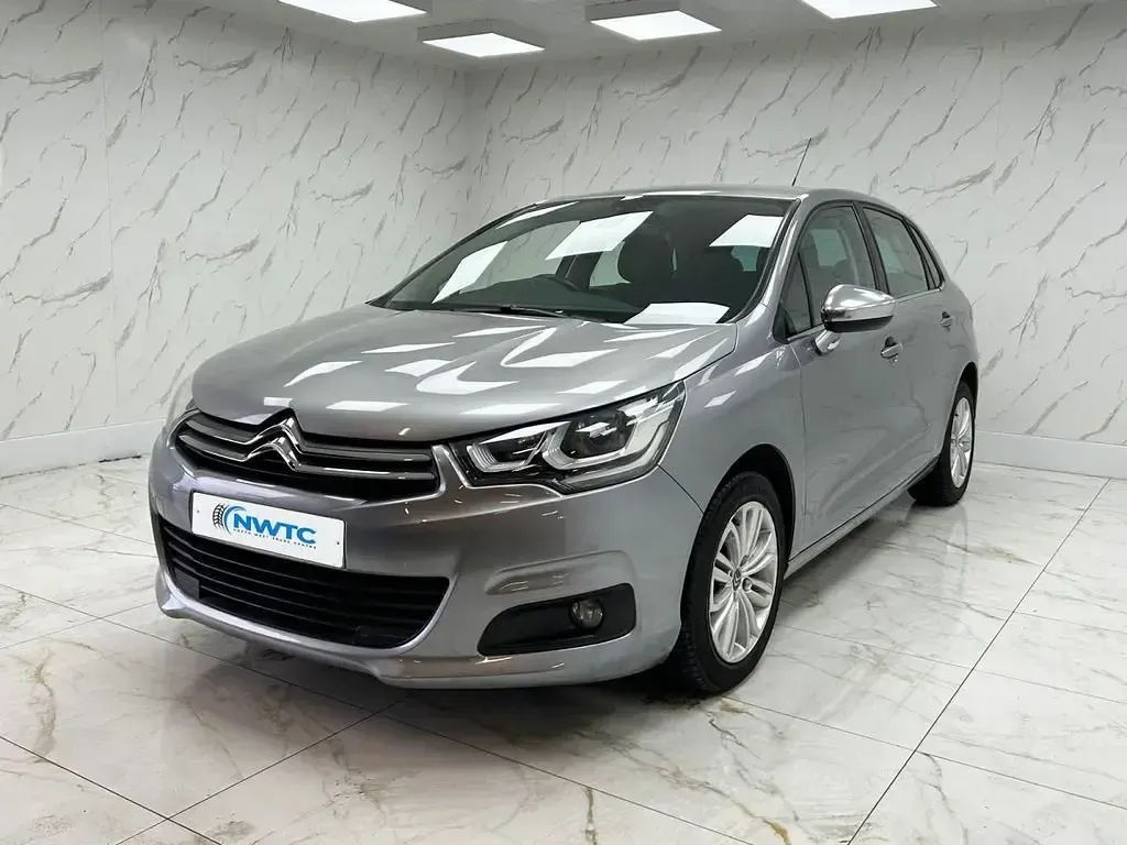 Usado Citroën C4 Flair 120 HP (88 kW) 2017 Cinzento Citadino