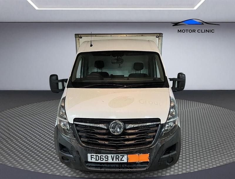 Used Vauxhall Movano 150 HP (110 kW) 2020 White MPV