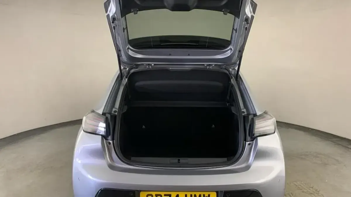 Gebraucht Peugeot 208 Allure 99 PS (72 kW) 2025 Grau Kleinwagen