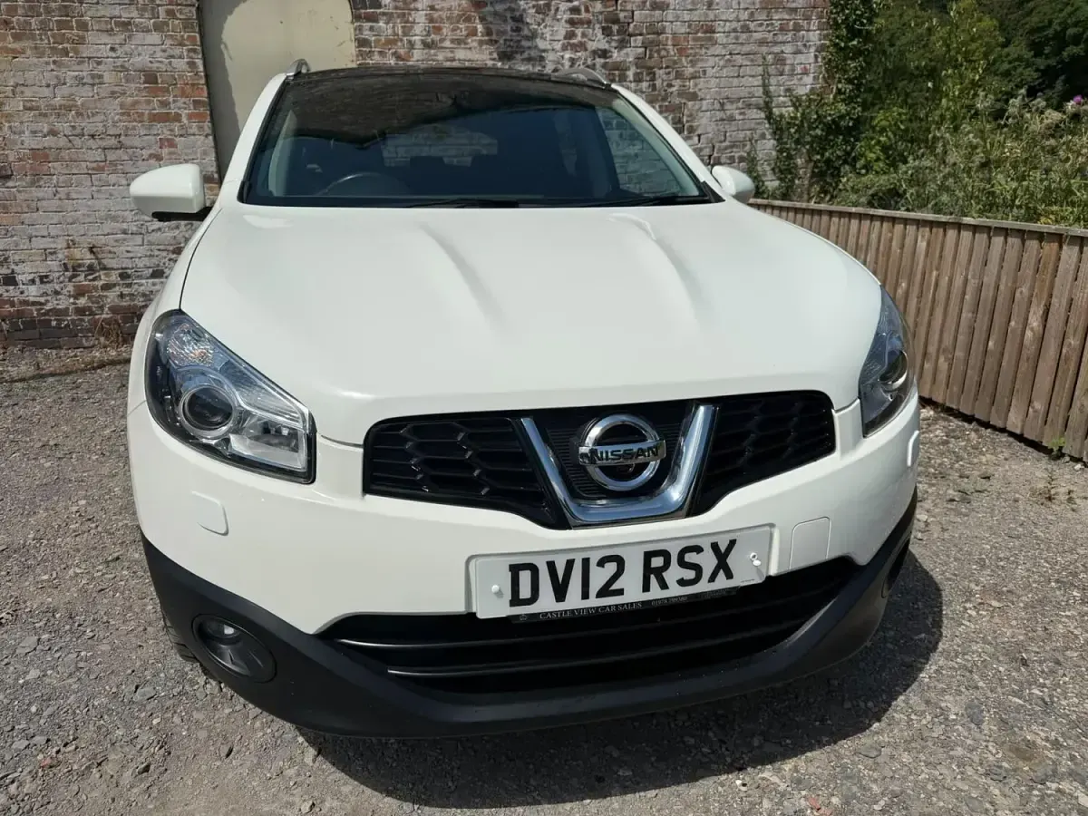 Used Nissan Qashqai Tekna 141 HP (103 kW) 2012 White SUV