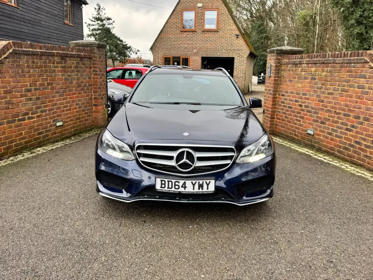 Used Mercedes E220 AMG line 2014 Blue Estate
