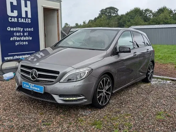 Used Mercedes B200 134 HP (98 kW) 2015 Grey Hatchback