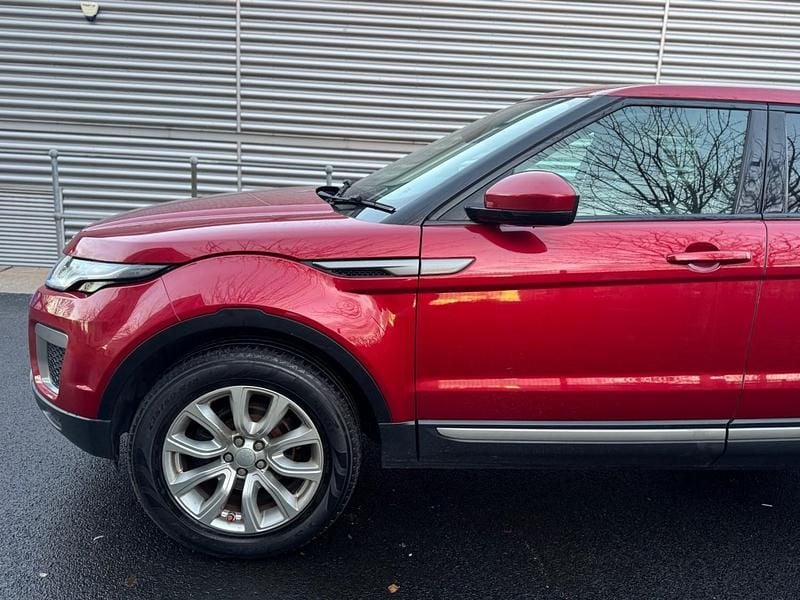 Used Land Rover Range Rover evoque SE 2015 Red Estate