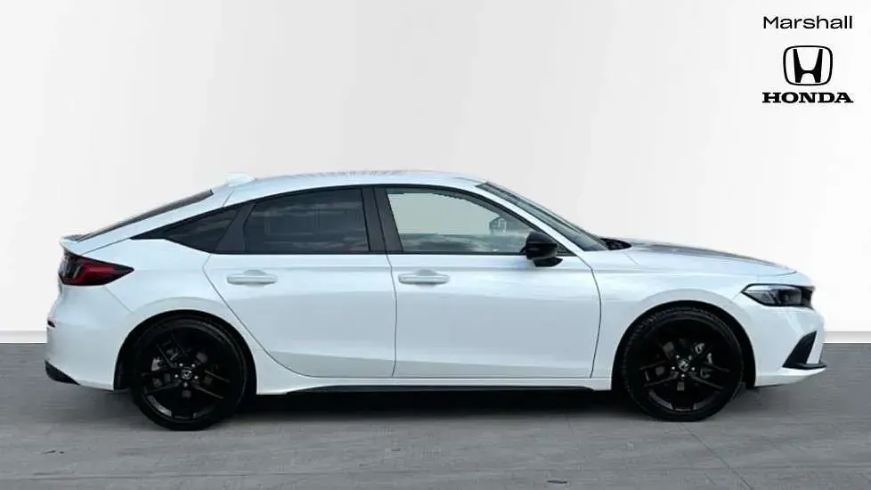 Used Honda Civic Sport 143 HP (105 kW) 2025 White Hatchback