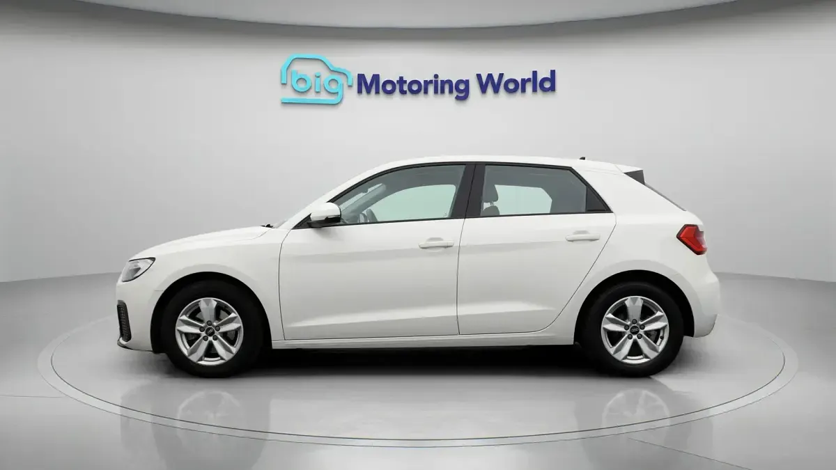 Used Audi A1 Sportback 110 HP (80 kW) 2022 White Hatchback