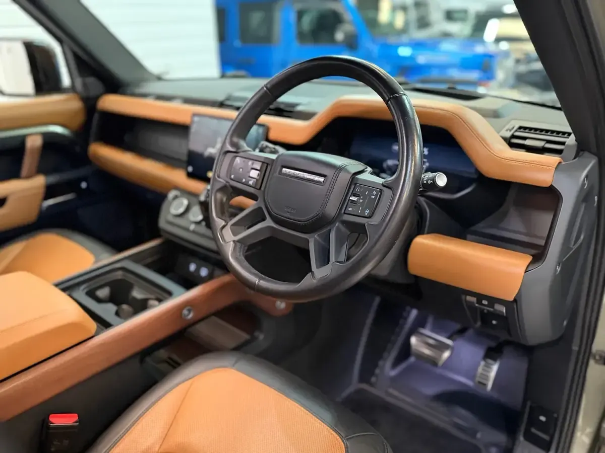 Used Land Rover Defender 400 HP (294 kW) 2023 Factory satin ppf pangea green SUV