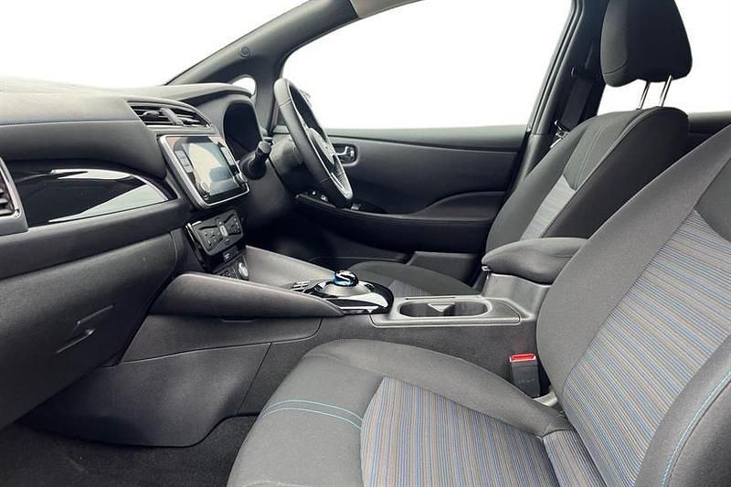 Used Nissan Leaf N-Connecta 110 kW (150 HP) 2023 Grey Hatchback