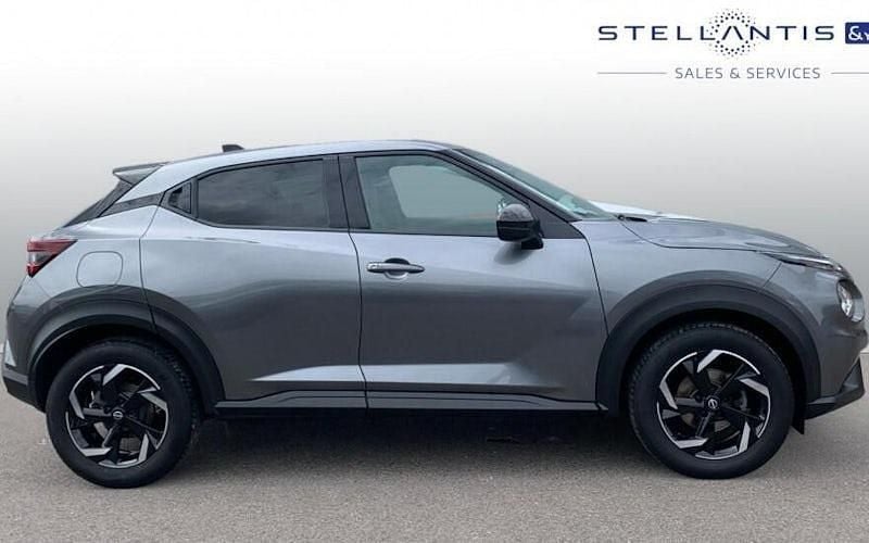 Used Nissan Juke N-Connecta 114 HP (83 kW) 2023 Grey SUV