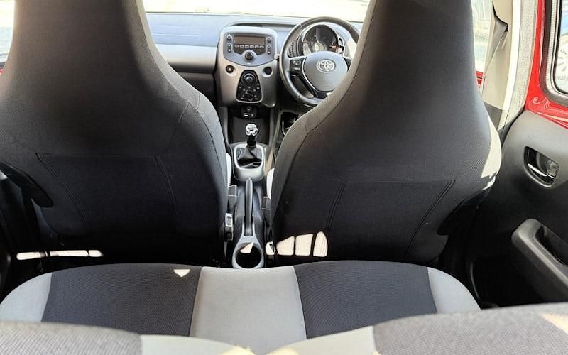 Used Toyota Aygo X-play 69 HP (50 kW) 2018 Hatchback