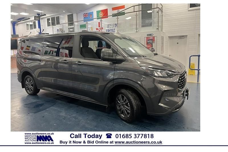 Used Ford Tourneo Custom Titanium 150 HP (110 kW) 2024 Grey Van