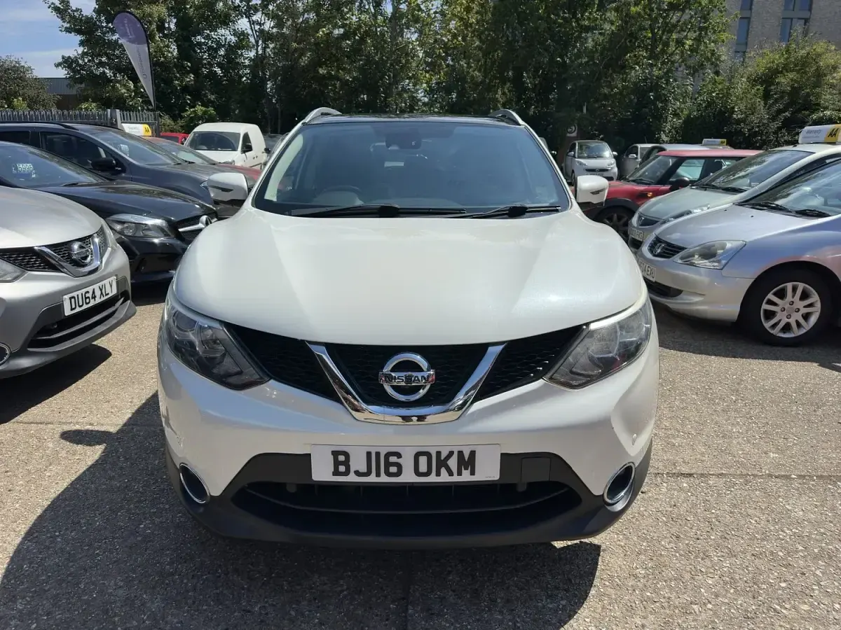 Used Nissan Qashqai N-TEC 130 HP (95 kW) 2016 White SUV