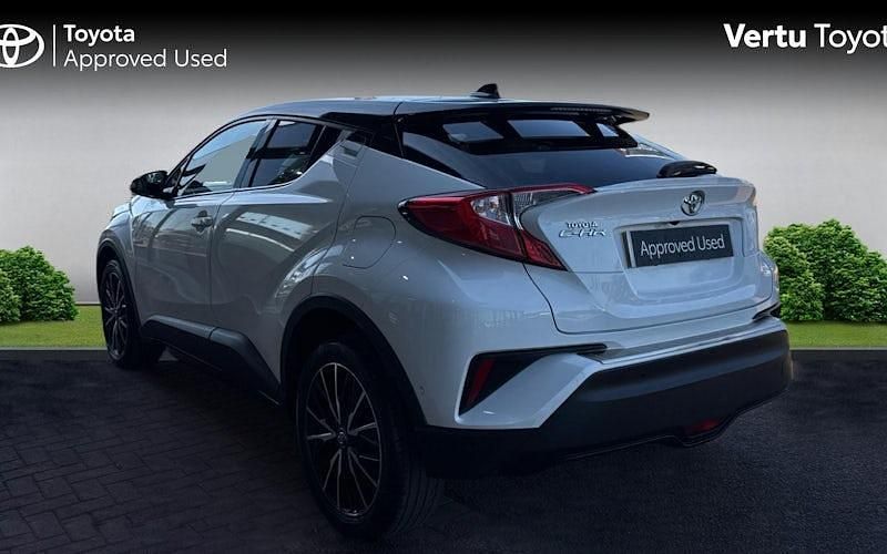 Used Toyota C-HR 116 HP (85 kW) 2018 White SUV