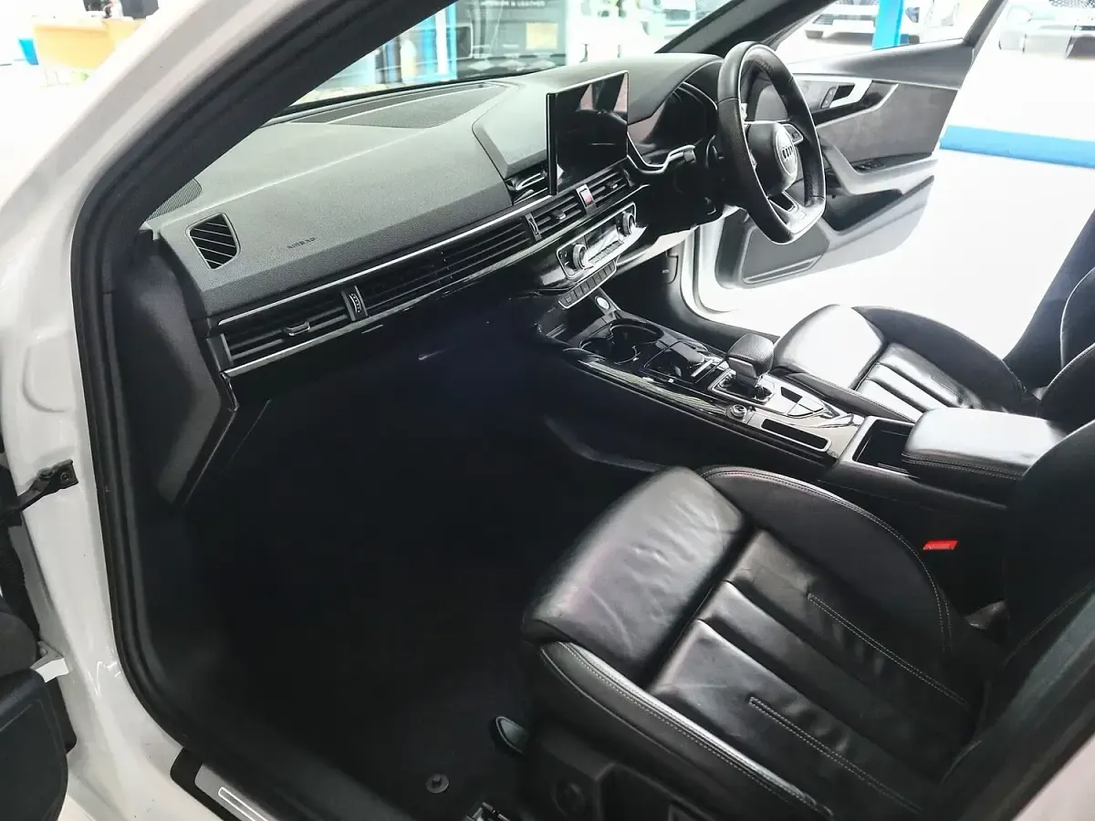 Used Audi A4 Black Edition 150 HP (110 kW) 2021 White Estate