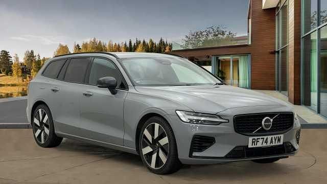 Used 2025 Volvo V60 Plus Estate | £33,995 (A bit pricey) - Image 1/4