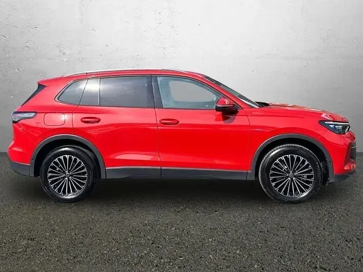 Used VW Tiguan Match 204 HP (150 kW) 2025 Red SUV