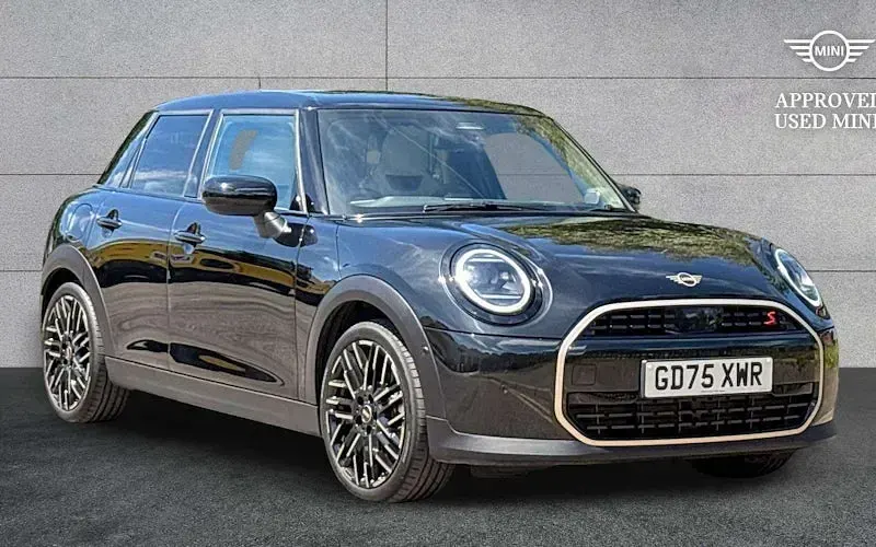 Used Mini Cooper Exclusive 150 kW (204 HP) 2026 Hatchback