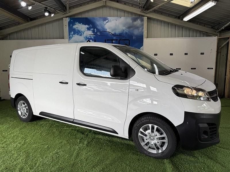 White Used 2021 Vauxhall Vivaro S Van | £10,990 - Image 1/4