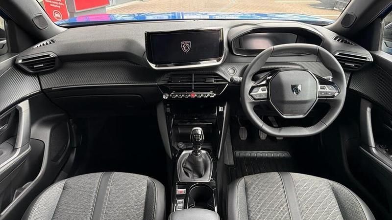 Używany Peugeot 2008 Allure 129 KM (94 kW) 2024 Niebieski SUV
