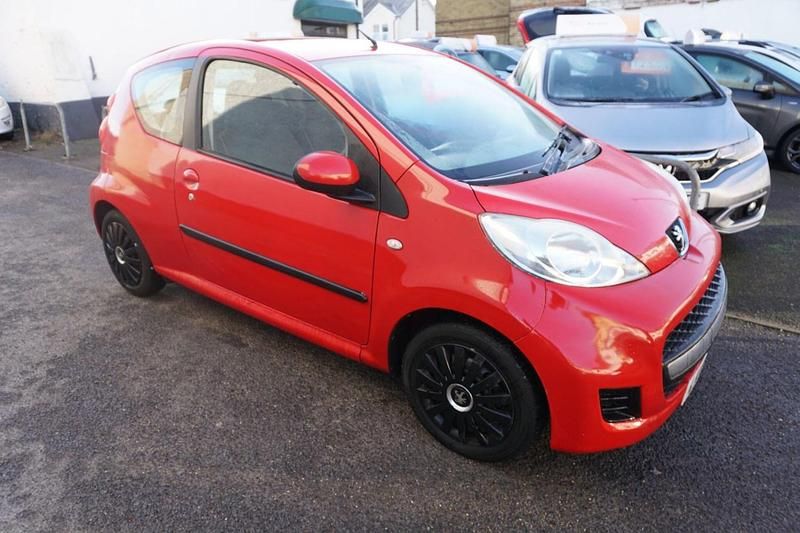 Red Used 2010 Peugeot 107 Hatchback | £1,500 (Fair price) - Image 1/4