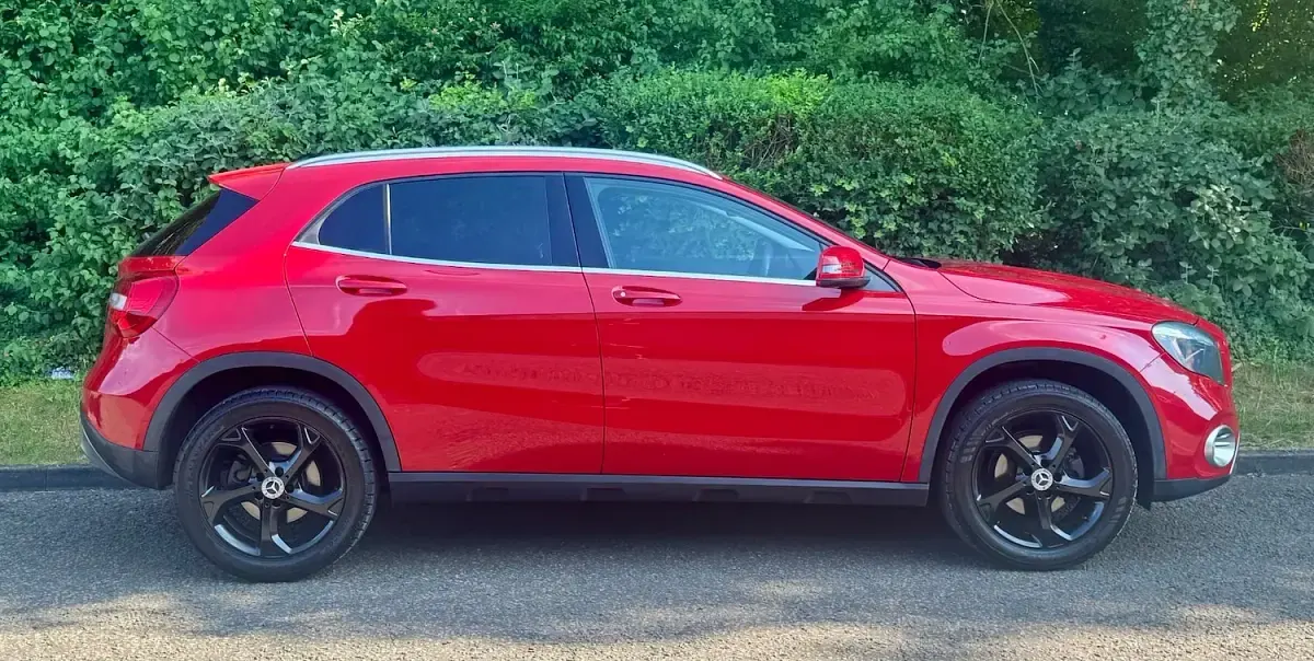 Used Mercedes GLA200 156 HP (114 kW) 2018 Red SUV