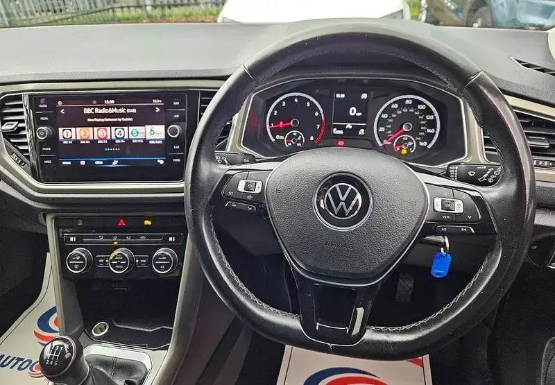 Używany VW T-Roc SE 115 KM (84 kW) 2020 Czarny SUV