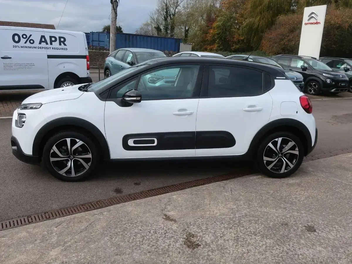 Used Citroën C3 PureTech 82 HP (60 kW) 2023 White Hatchback