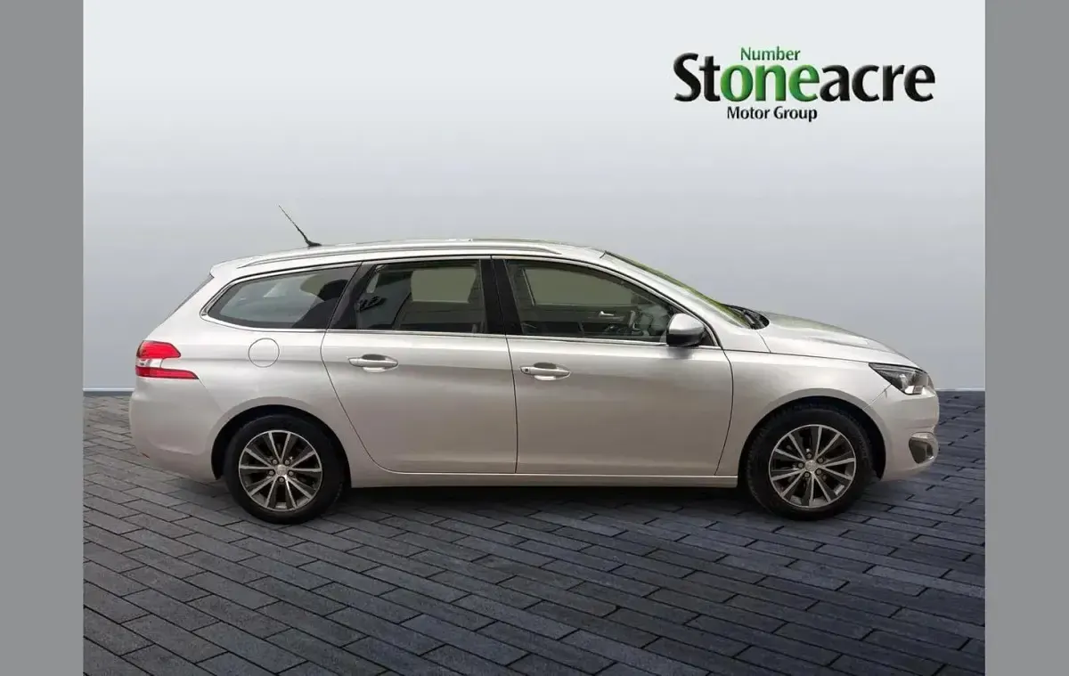 Used Peugeot 308 Allure 117 HP (86 kW) 2017 Silver Estate
