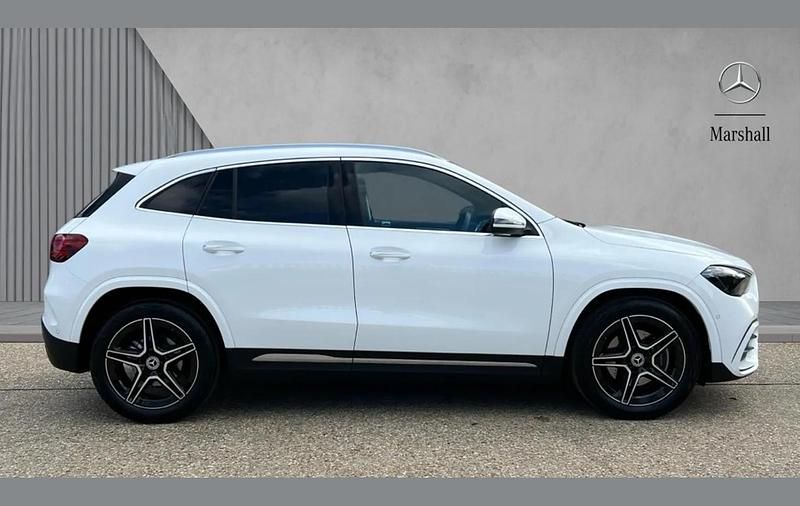Usado Mercedes GLA200 Executive 161 HP (118 kW) 2025 Branco SUV