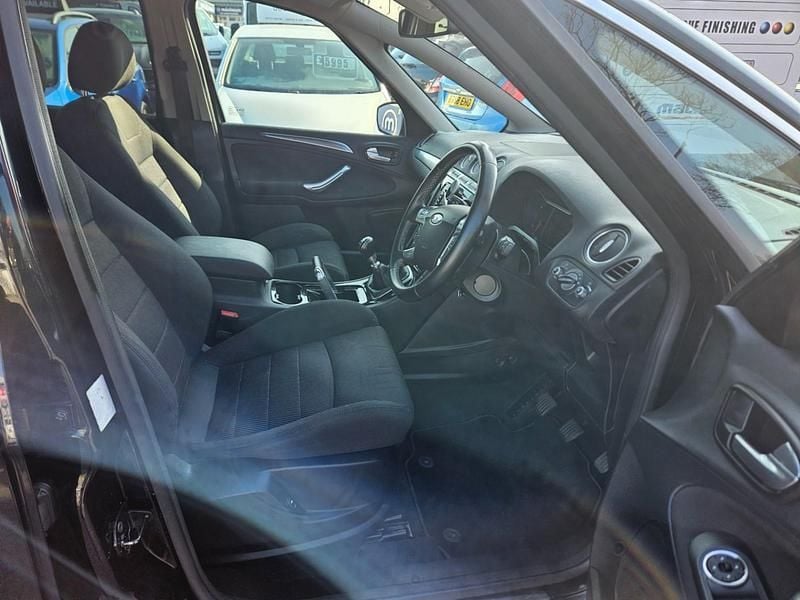 Used Ford S-MAX Titanium 140 HP (102 kW) 2011 Black MPV